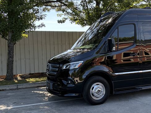 Used 2020 Mercedes-Benz Sprinter 3500 image 3