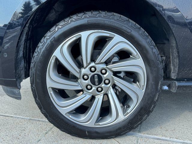Used 2022 Lincoln Navigator L Reserve AWD/4WD image 13