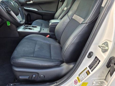 Used 2014 Toyota Camry SE FWD image 14