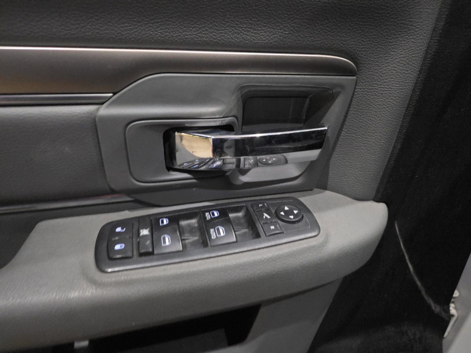 Used 2017 RAM 1500 Lone Star RWD image 5