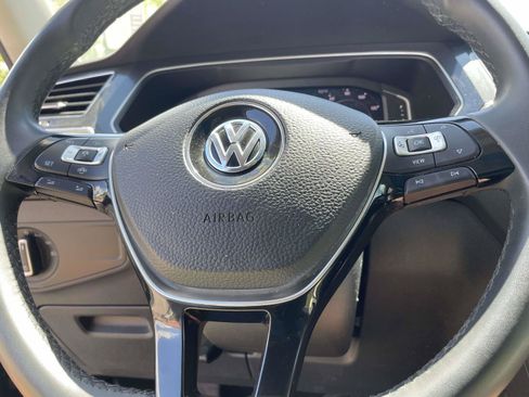 Used 2020 Volkswagen Tiguan SEL FWD image 19