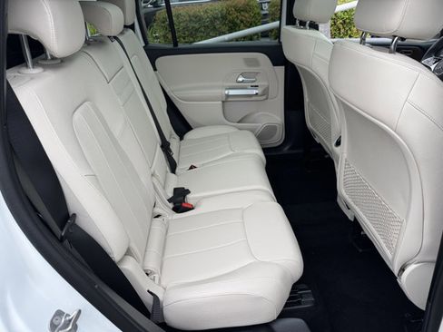 New 2025 Mercedes-Benz GLB 250 image 5