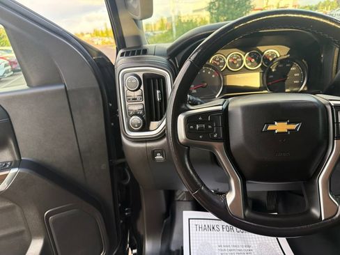 Used 2022 Chevrolet Silverado 1500 LT AWD/4WD image 26