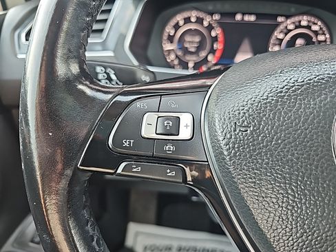 Used 2019 Volkswagen Tiguan SEL w/ 3rd Row Seat Package AWD/4WD image 18
