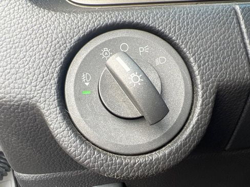 Used 2012 Lincoln Navigator L 4WD image 21