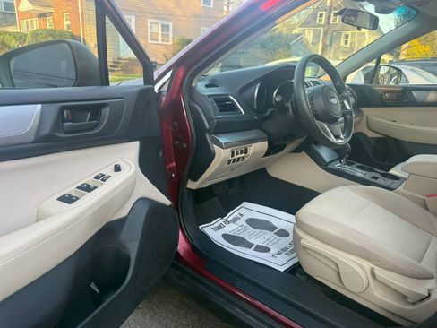 Used 2019 Subaru Outback 2.5i image 7