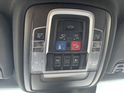 Used 2020 RAM 3500 Limited image 32