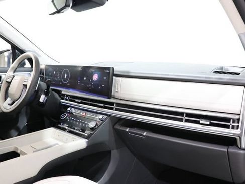 Used 2025 Hyundai Santa Fe Calligraphy FWD image 16