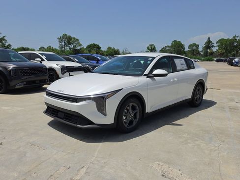 New 2026 Kia K4 FWD image 4