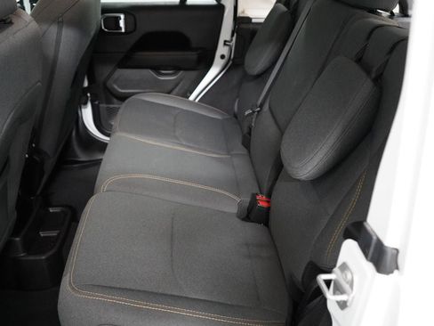 Used 2025 Jeep Wrangler Unlimited Sahara AWD/4WD image 25