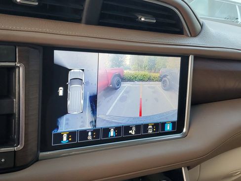 Used 2021 GMC Yukon XL Denali w/ Denali Ultimate Package AWD/4WD image 21