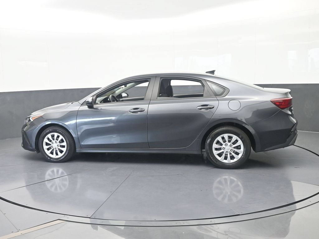 Used 2024 Kia Forte LX FWD image 3