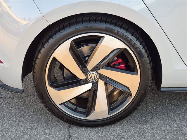 Used 2020 Volkswagen GTI SE FWD image 9