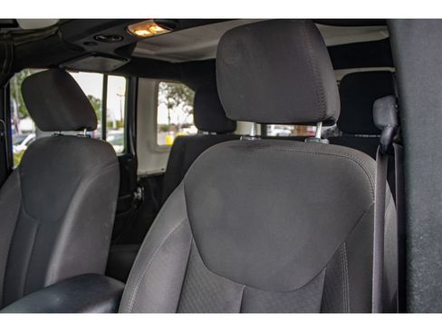 Used 2018 Jeep Wrangler Unlimited Sport S AWD/4WD image 29
