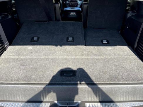 Used 2016 GMC Yukon Denali image 11