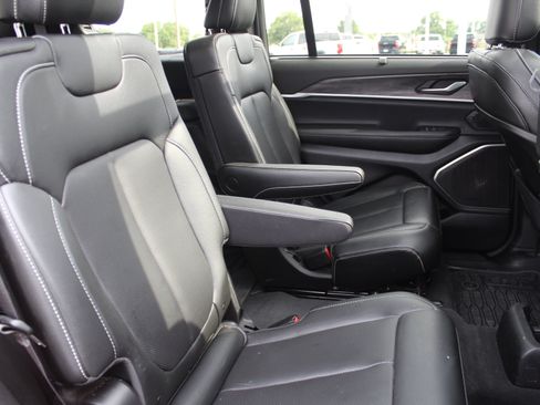 Used 2024 Jeep Grand Cherokee L Limited w/ Luxury Tech Group II AWD/4WD image 26