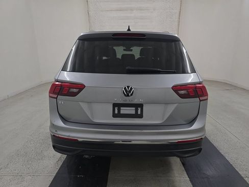 Used 2023 Volkswagen Tiguan SE FWD image 4