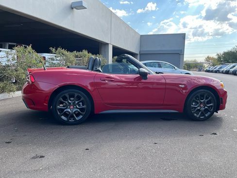 Used 2018 FIAT 124 Spider Abarth w/ Convenience Group RWD image 6
