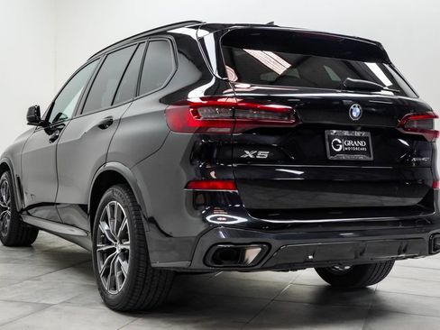 Used 2023 BMW X5 xDrive40i w/ M Sport Package AWD/4WD image 12