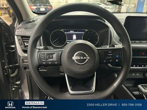 Used 2024 Nissan Rogue SV AWD/4WD image 16