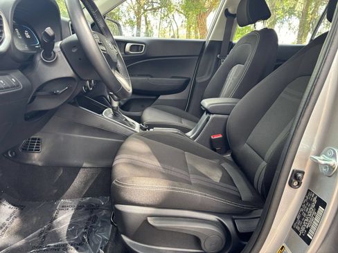 Used 2026 Hyundai Venue SEL FWD image 25