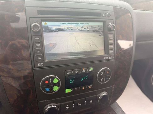 Used 2011 GMC Yukon XL Denali AWD/4WD image 16