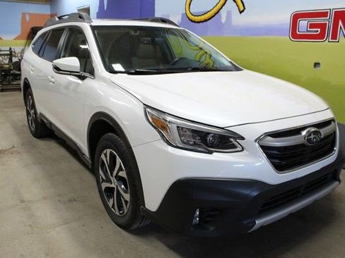 Used 2022 Subaru Outback Limited AWD/4WD image 4