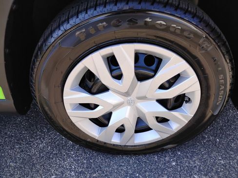 Used 2023 Toyota Corolla Cross L AWD/4WD image 27