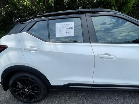 Used 2021 Nissan Kicks SR w/ SR Premium Package FWD image 10