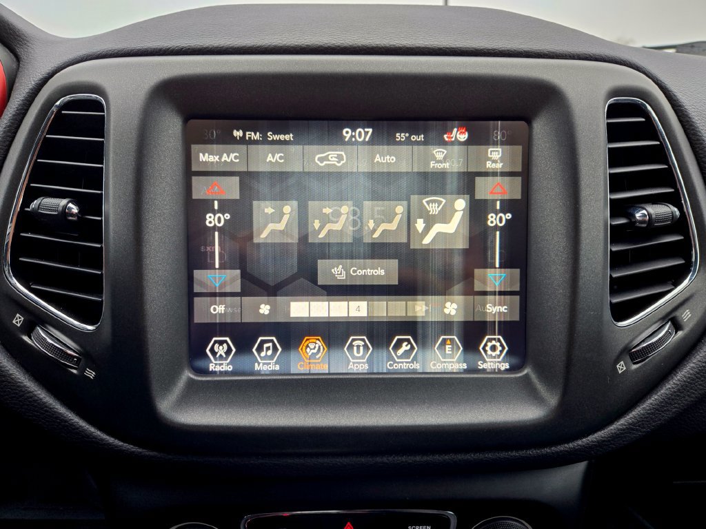 Used 2018 Jeep Compass Trailhawk w/ Cold Weather Group AWD/4WD image 22