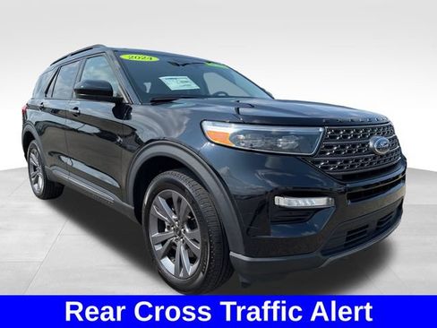 Used 2024 Ford Explorer XLT w/ Equipment Group 202A AWD/4WD image 7