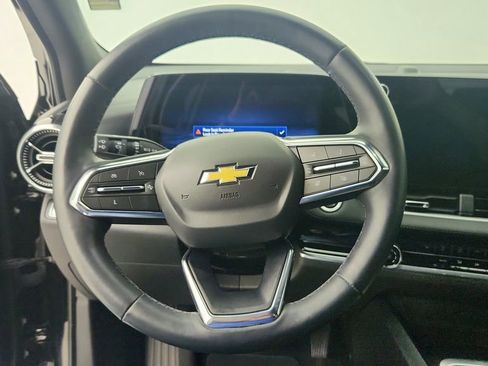 Used 2025 Chevrolet Equinox LT w/ Safety and Technology Package image 18