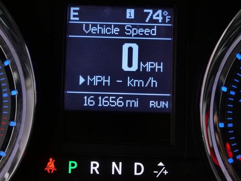 Used 2014 Chrysler Town & Country Touring FWD image 22