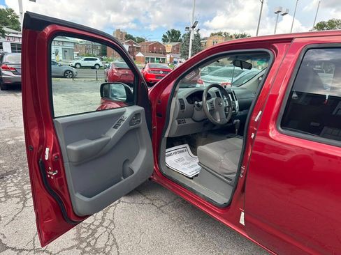Used 2014 Nissan Frontier SV AWD/4WD image 9