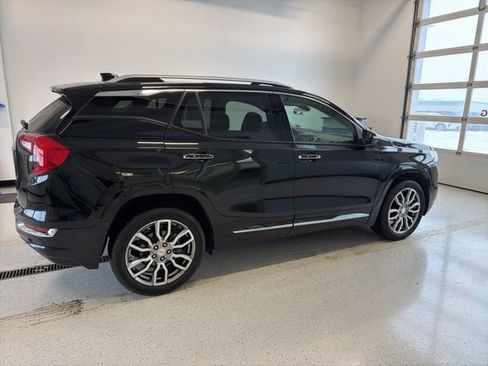 Used 2023 GMC Terrain Denali w/ Denali Premium Package image 10
