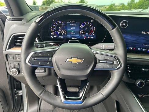 Used 2025 Chevrolet Tahoe High Country AWD/4WD image 21
