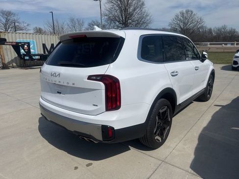 Used 2025 Kia Telluride S image 3