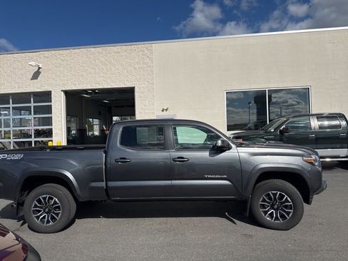 Used 2023 Toyota Tacoma TRD Sport image 4