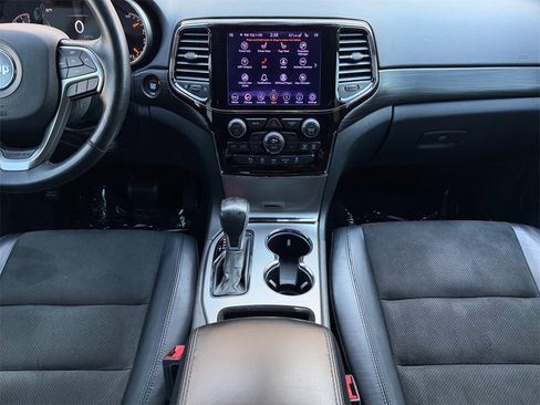 Used 2020 Jeep Grand Cherokee Altitude image 26