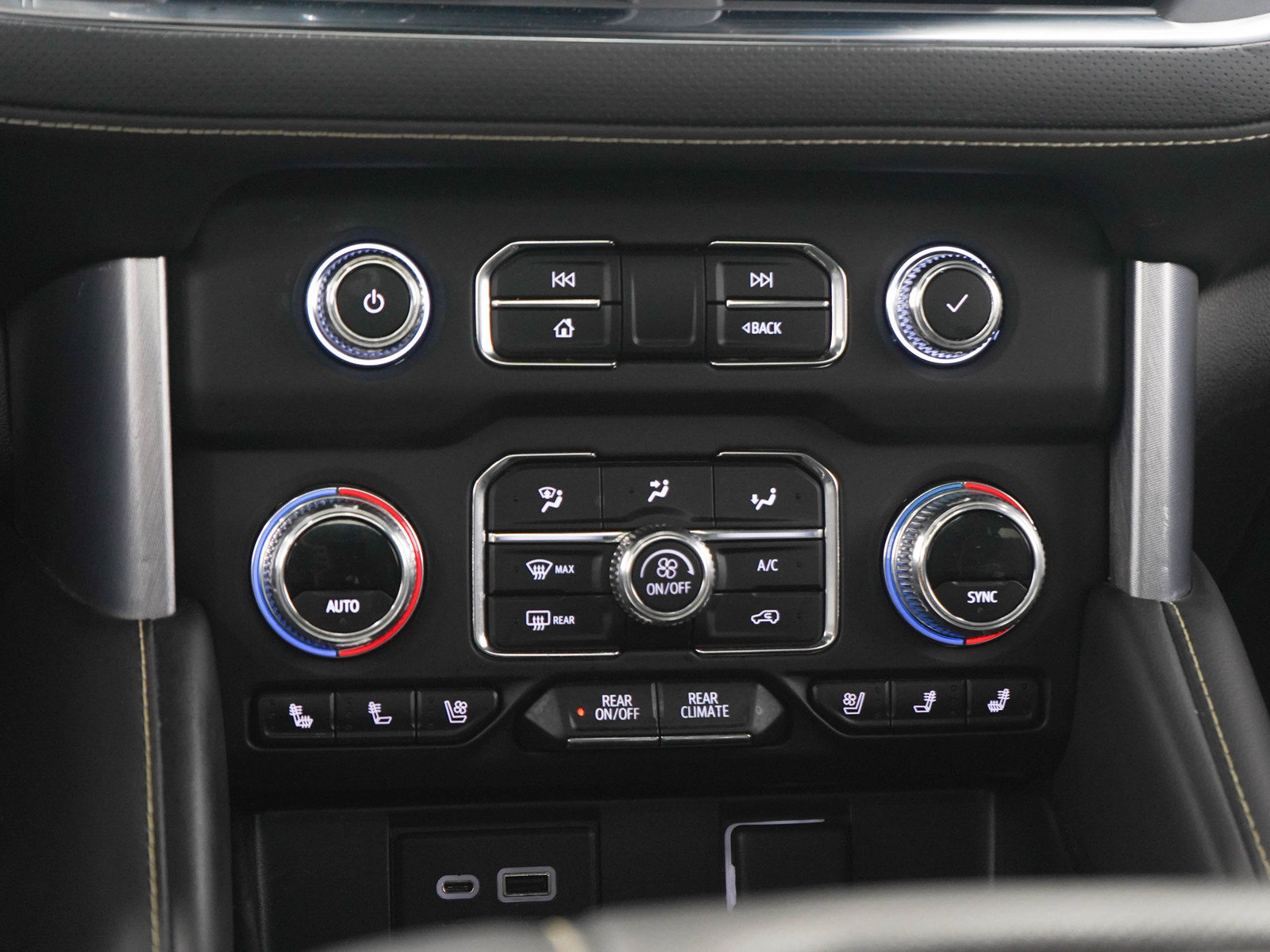 Used 2023 GMC Yukon XL SLT w/ SLT Premium Package AWD/4WD image 21