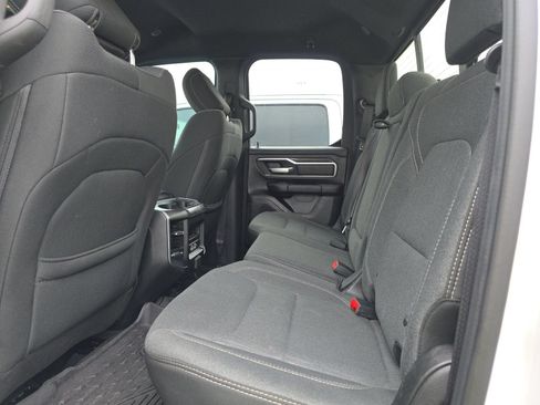 Used 2019 RAM 1500 Big Horn AWD/4WD image 4