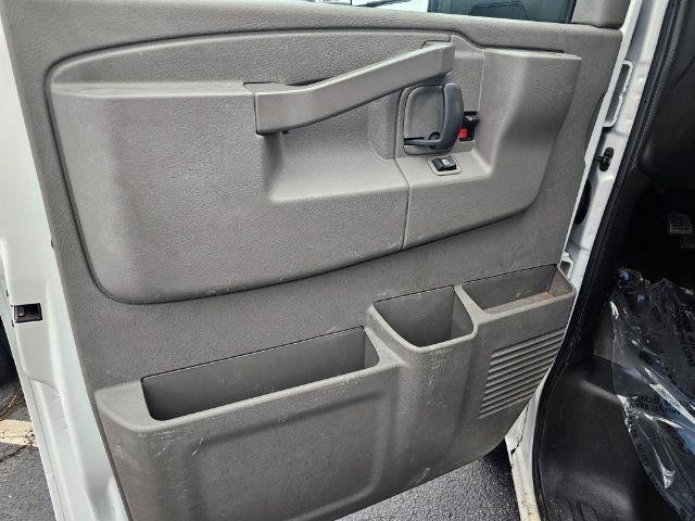 Used 2022 GMC Savana 4500 w/ Power Convenience Package RWD image 22