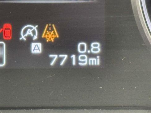 Used 2024 Subaru Outback Premium image 2