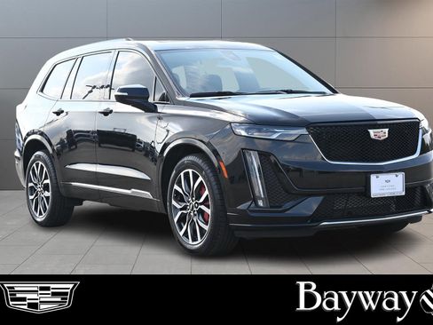 Used 2025 Cadillac XT6 Sport w/ LPO, Floor Liner Package image 3
