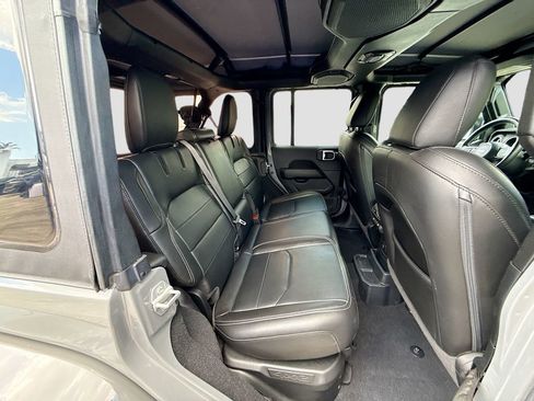 Used 2023 Jeep Wrangler Unlimited Sahara w/ Cold Weather Group AWD/4WD image 32