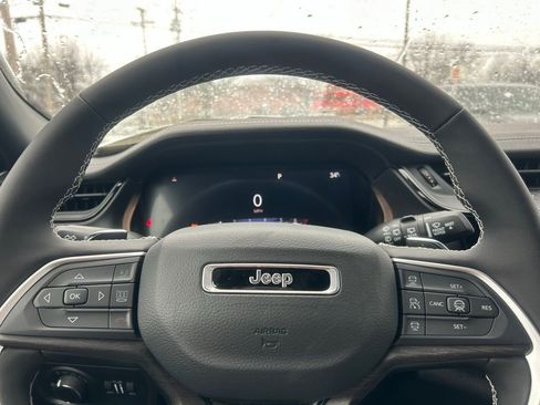 New 2026 Jeep Grand Cherokee Altitude AWD/4WD image 17