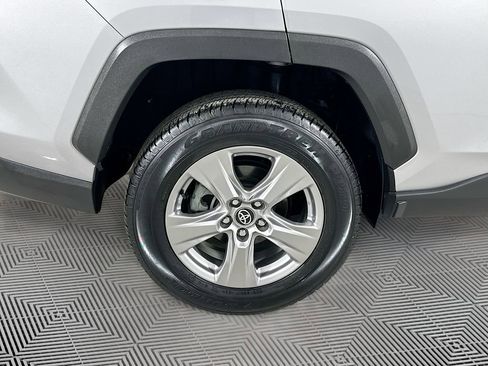 Used 2024 Toyota RAV4 XLE AWD/4WD image 27