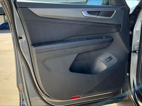 Used 2024 Volkswagen Atlas Cross Sport SE image 20