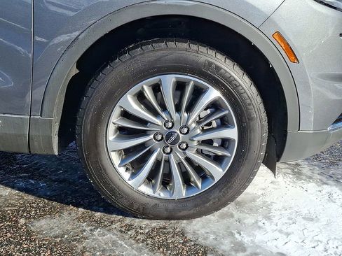 Used 2022 Lincoln Nautilus Reserve image 11