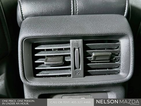 Used 2025 Nissan Murano SV FWD image 24